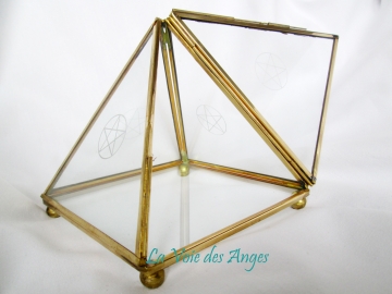 Pyramide en Métal Doré et Verre Pentagramme 13cm