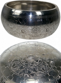Bol chantant gravé - Finition argentée - 16 cm