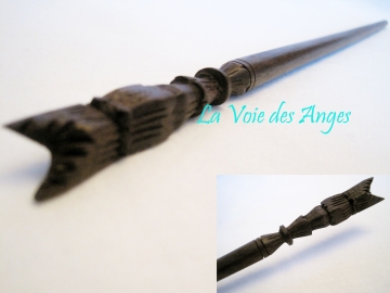 Baguette magique petite, sculptée avec hibou
