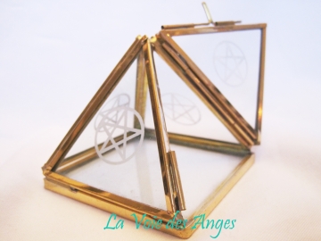 Pyramide en Métal Doré et Verre Pentagramme 7cm